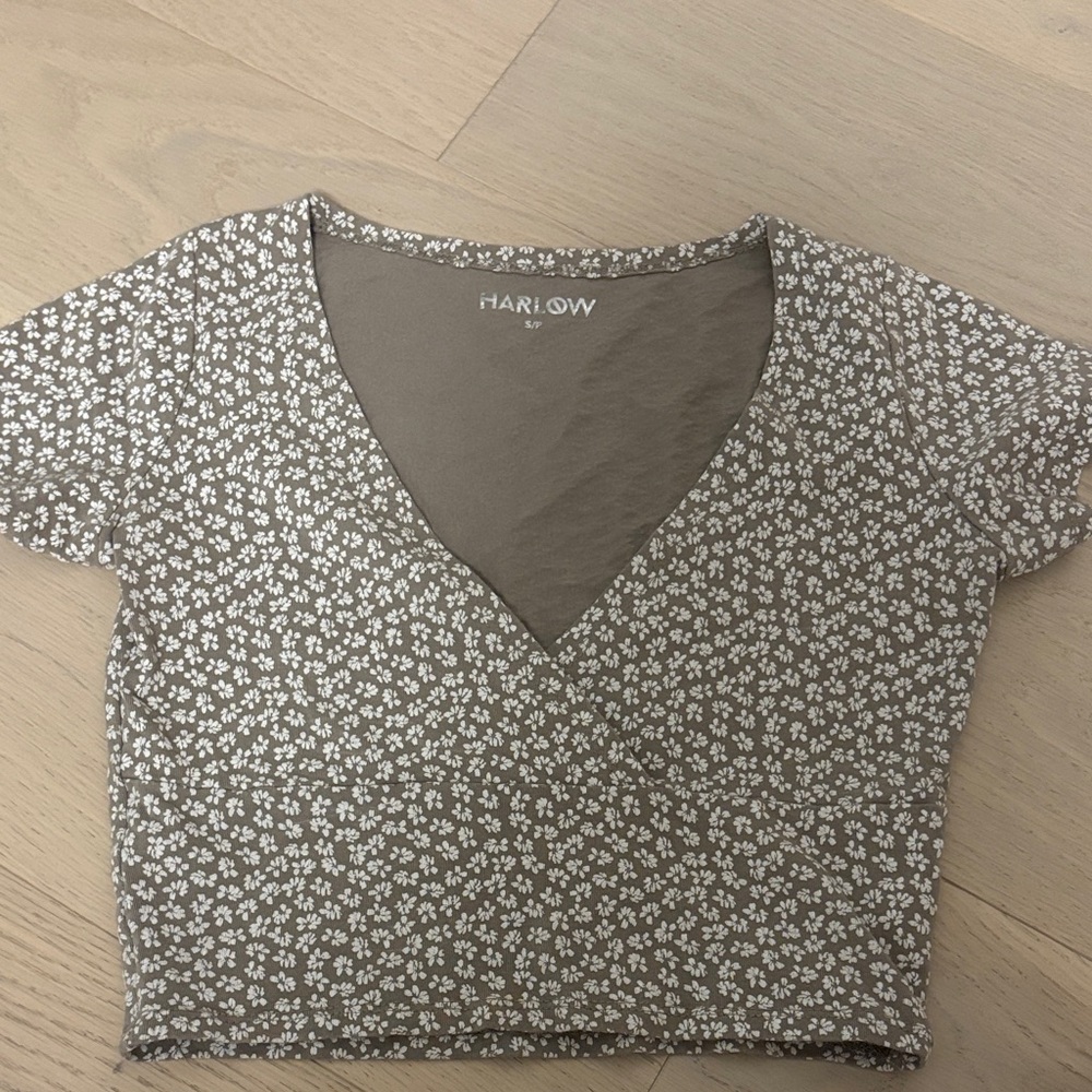 Harlow Women's light green flower top